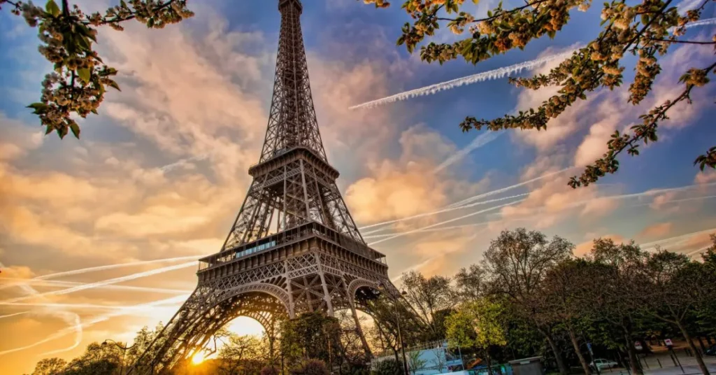8 melhores lugares de Paris para dar um beijo