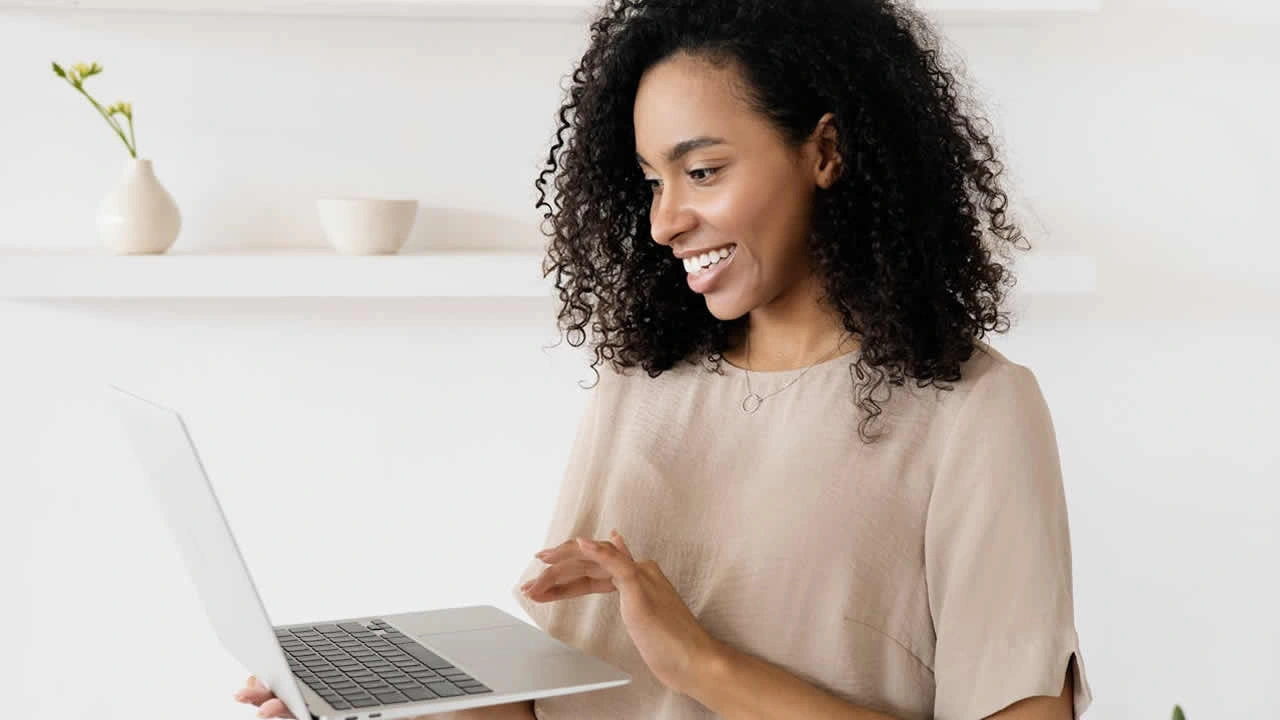 As ferramentas de IA que te poupam 10 horas semanais (e quase ninguém conhece)