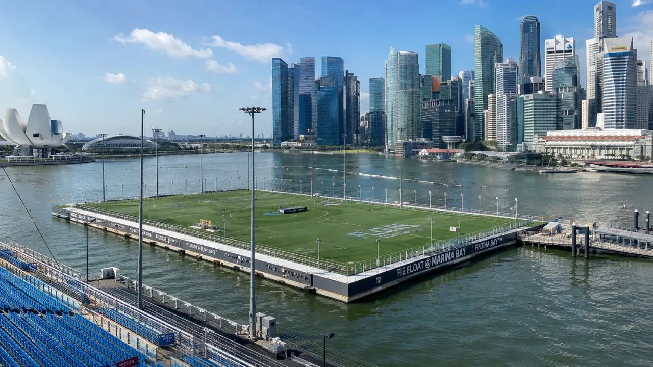 The Float at Marina Bay, uma estrutura esportiva sobre a água
