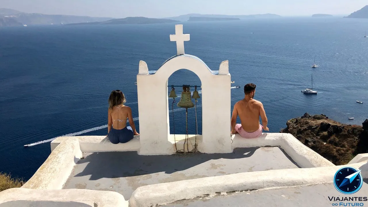Nós estivemos em Santorini. Por que suas casas são brancas?
