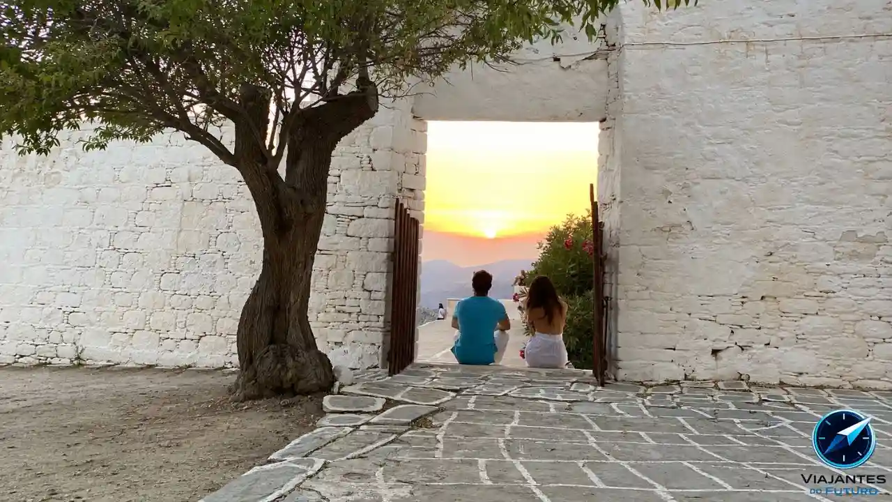 Por do sol igreja Folegandros.