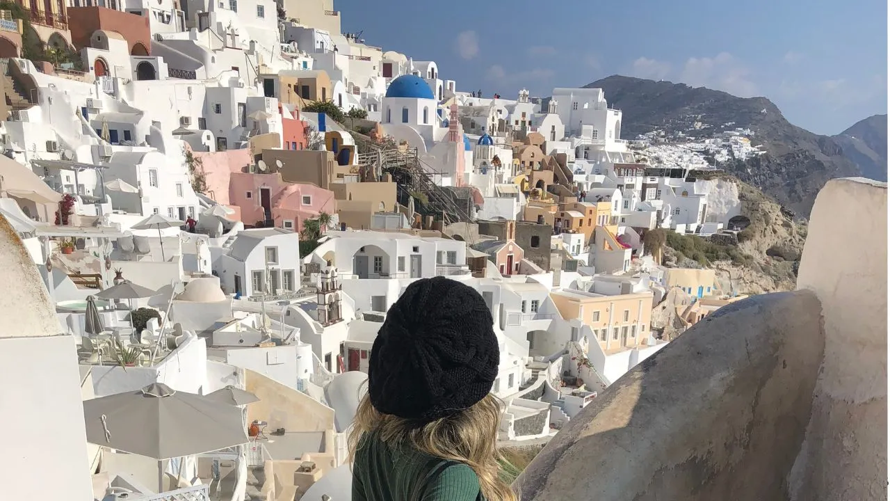 Nós estivemos em Santorini. Por que suas casas são brancas?