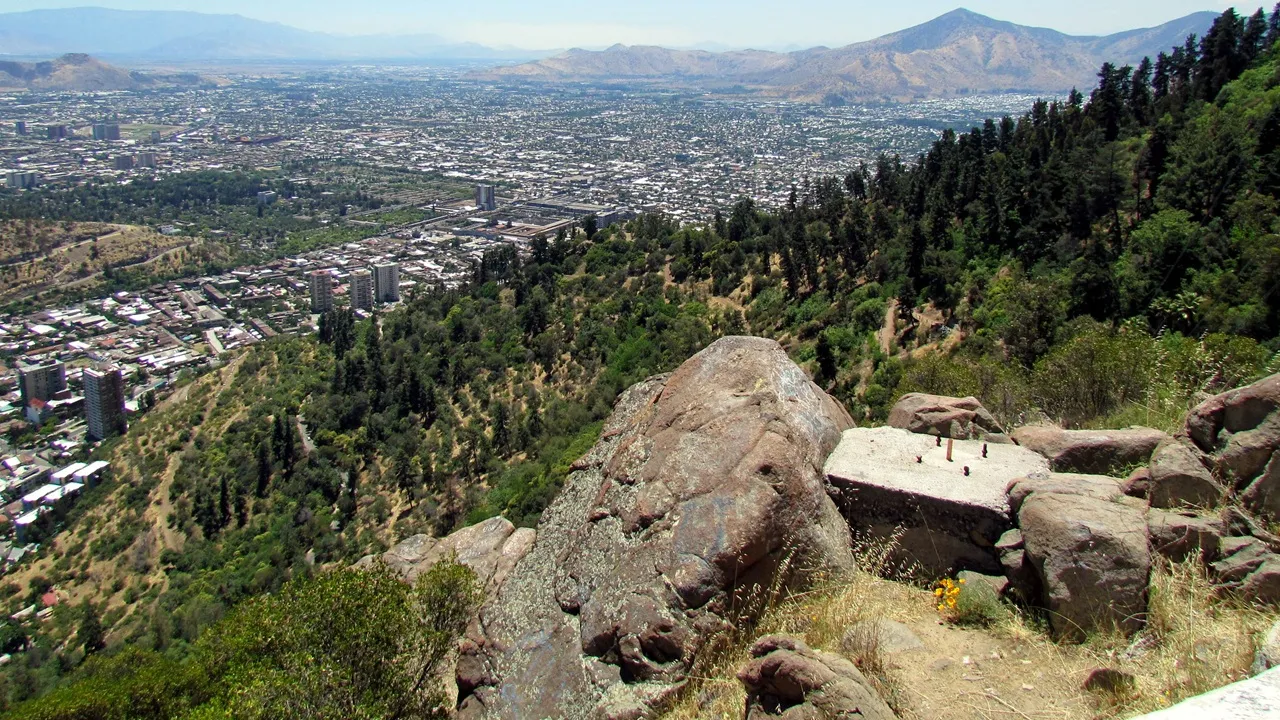 Como é a vista do Cerro San Cristóbal?
